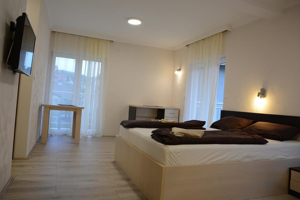 Atomski cvet Atomska banja Gornja Trepča Bed and Breakfast in Serbia
