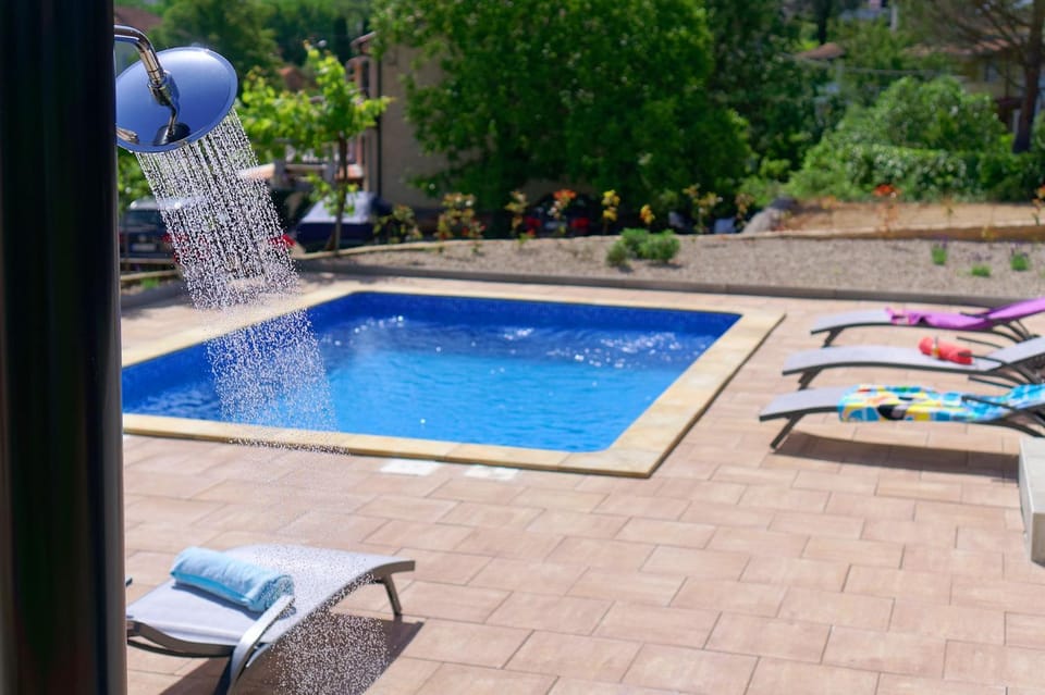 Property building, Pool view, Swimming pool, Swimming pool