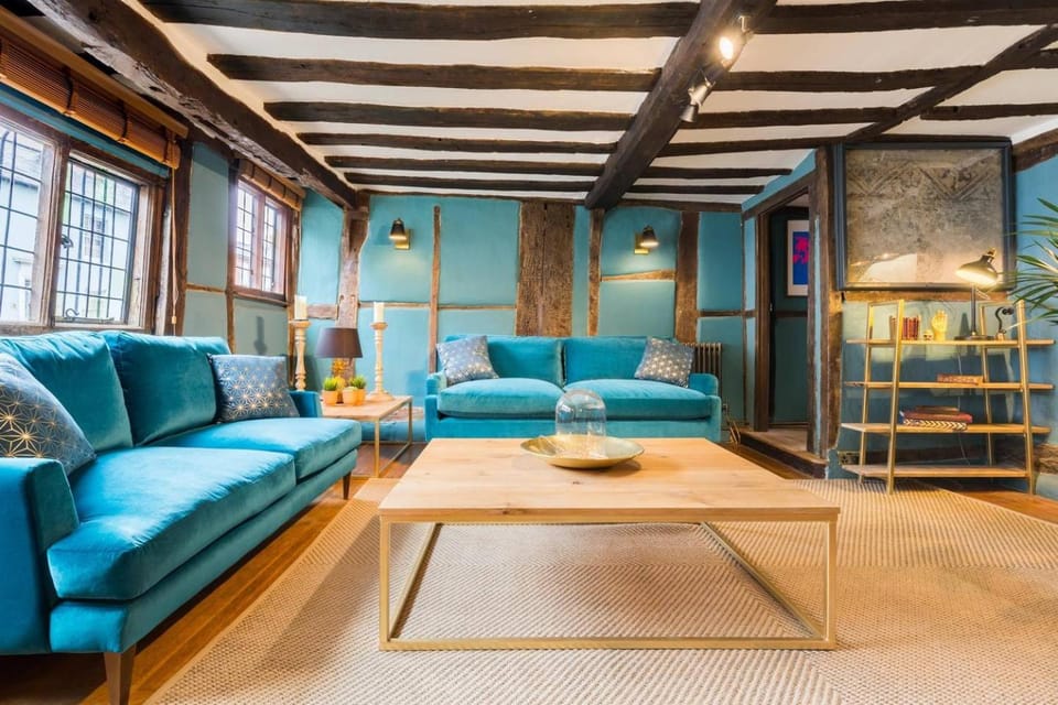 3 MASONS COURT The Oldest House in Stratford Upon Avon, Warwickshire. House in Stratford-upon-Avon