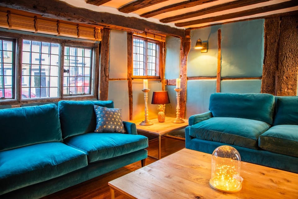 3 MASONS COURT The Oldest House in Stratford Upon Avon, Warwickshire. House in Stratford-upon-Avon