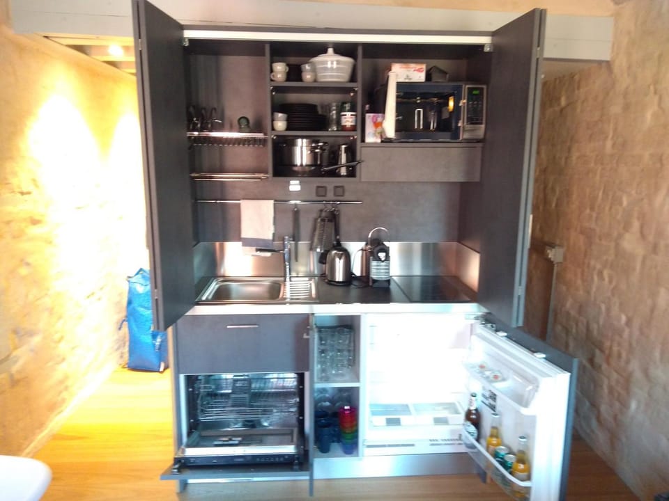 Communal lounge/ TV room, Communal kitchen
