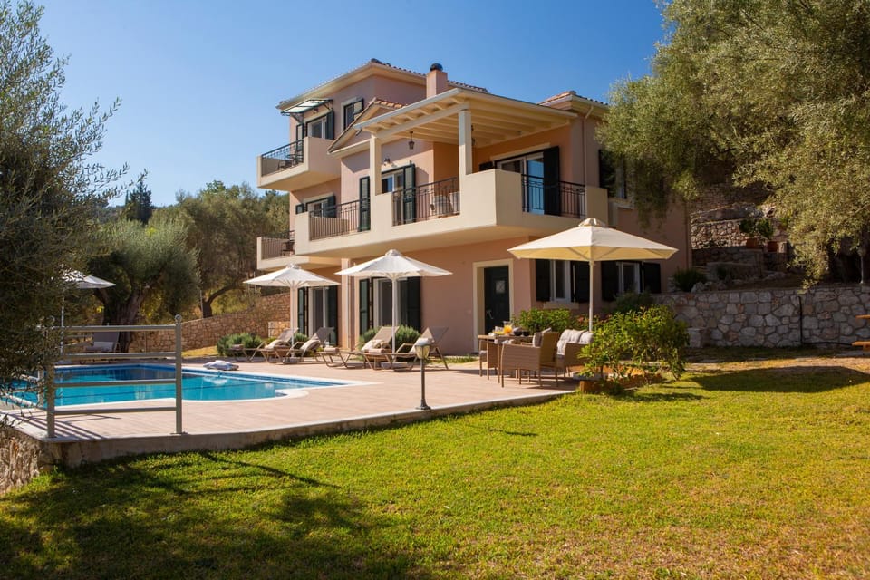 Property building, Garden, Swimming pool