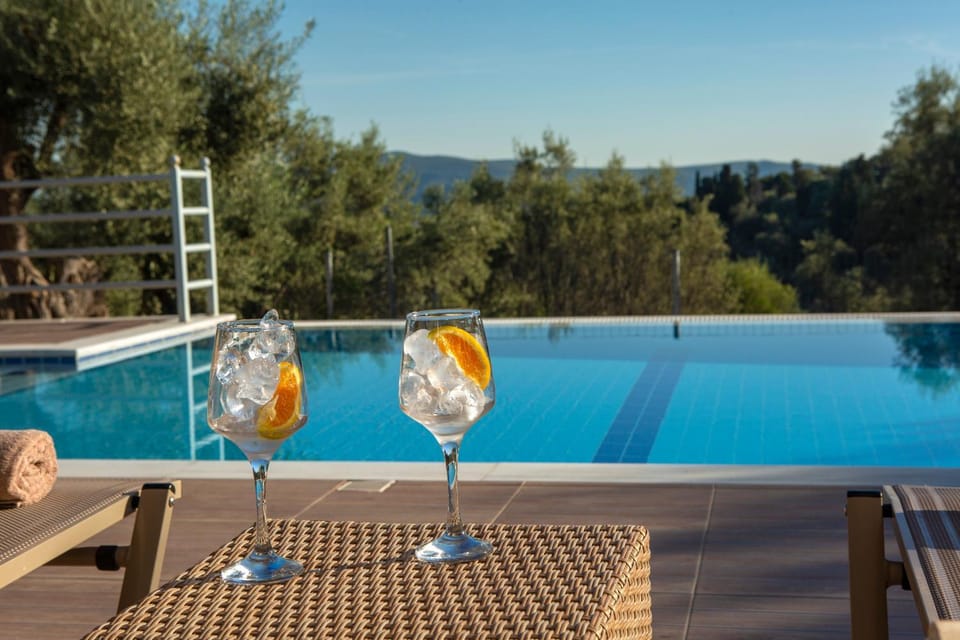 Swimming pool, Drinks