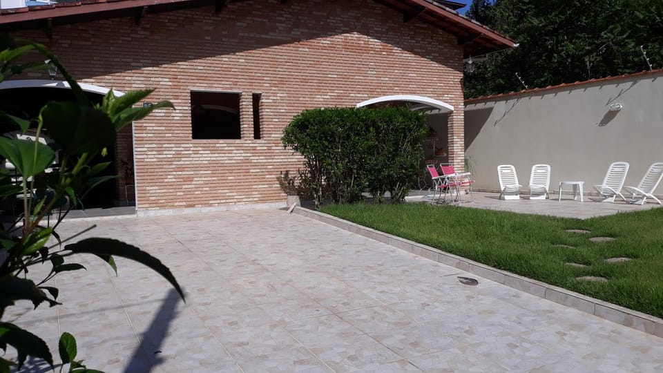 Facade/entrance, Garden