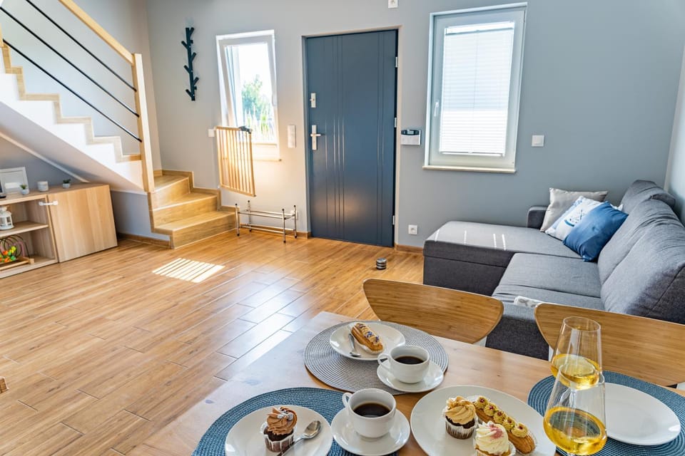 Living room, Dining area, Garden view, young children, internet, locker