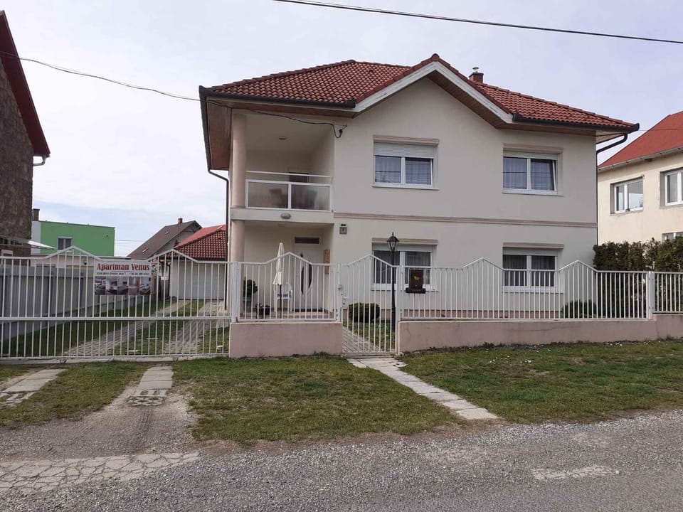 Property building, Winter