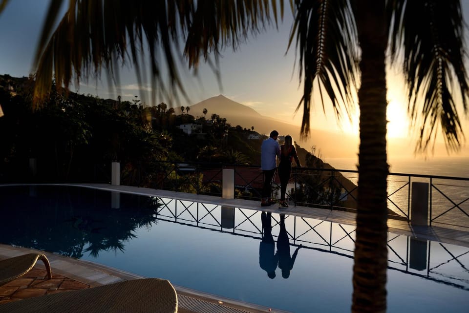 Day, People, Natural landscape, View (from property/room), Balcony/Terrace, Mountain view, Pool view, Sea view, Swimming pool, Swimming pool, Sunset