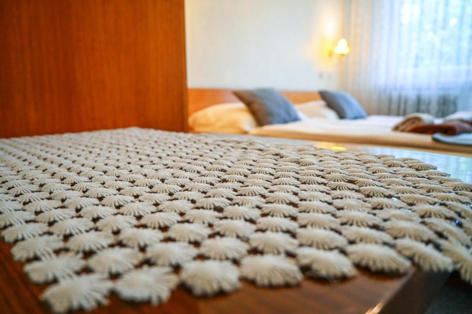 Property building, Balcony/Terrace, Parking