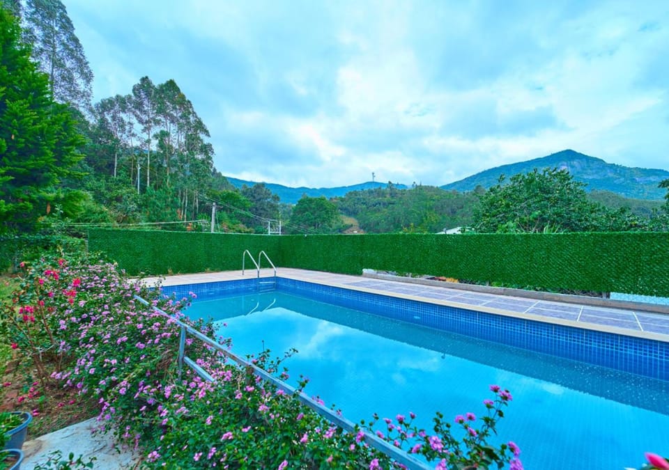 Nearby landmark, Spring, Day, Natural landscape, Mountain view, Pool view, Swimming pool
