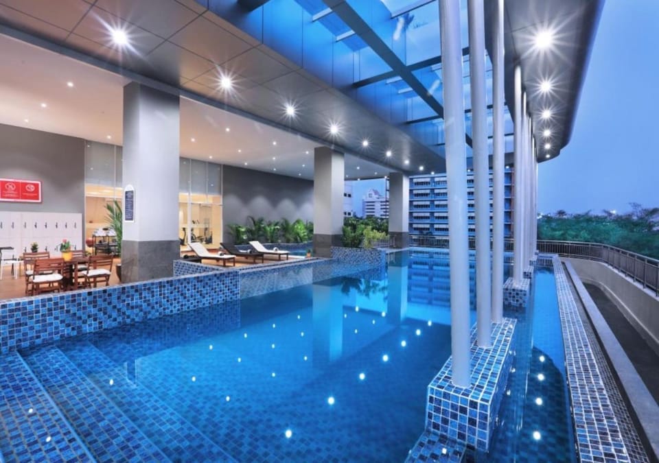 Swimming pool, Swimming pool