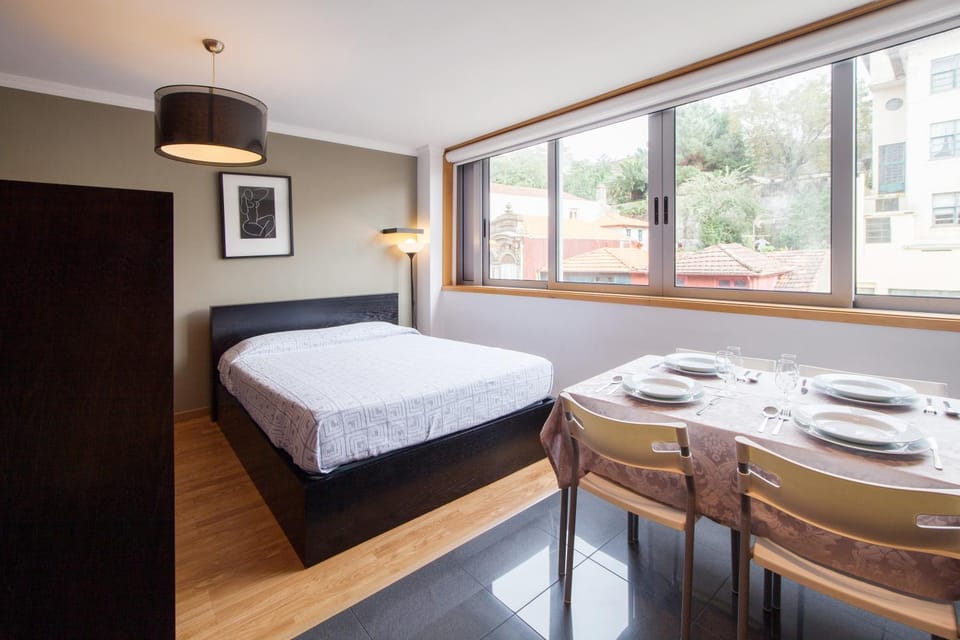 Kitchen or kitchenette, Dining area, Bedroom