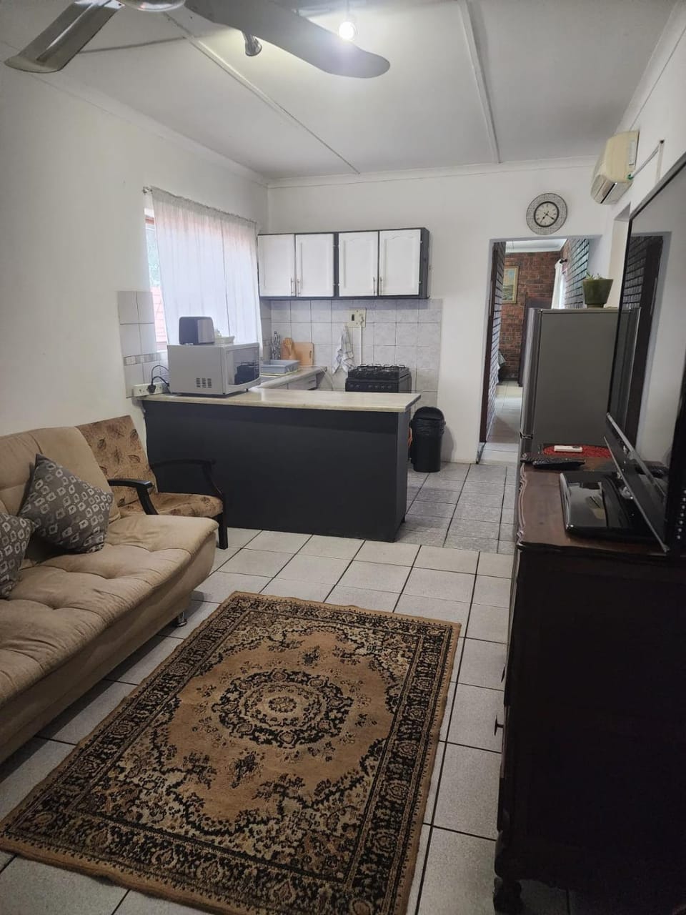 Property building, Lounge or bar, Breakfast