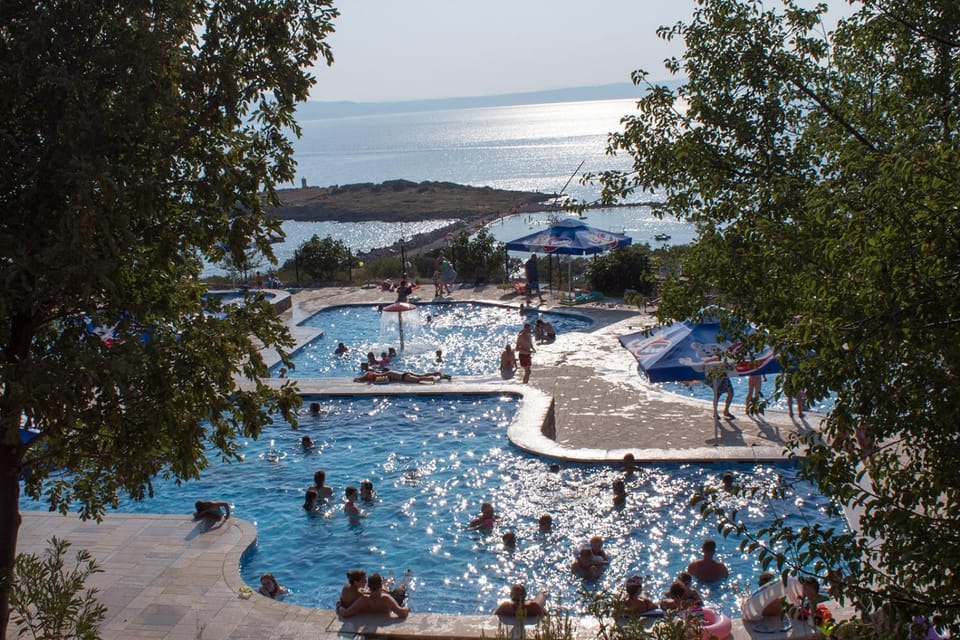 Bird's eye view, Pool view, Swimming pool, Swimming pool, Entertainment