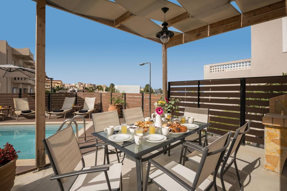 Balcony/Terrace, Swimming pool, Swimming pool