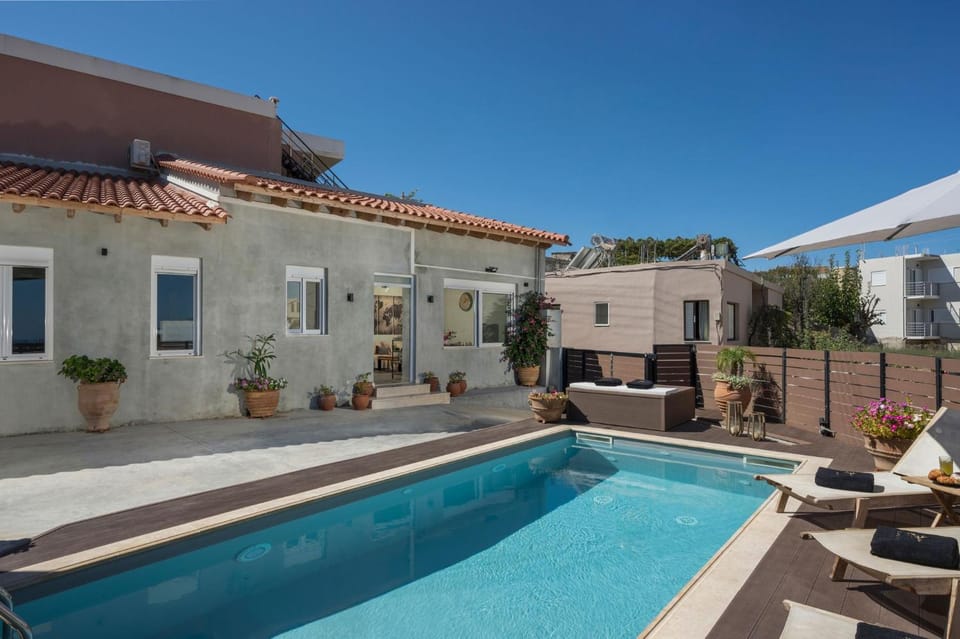 Property building, Swimming pool, Swimming pool
