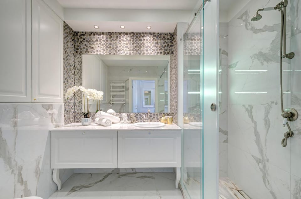 Shower, Toilet, Bathroom, Area and facilities