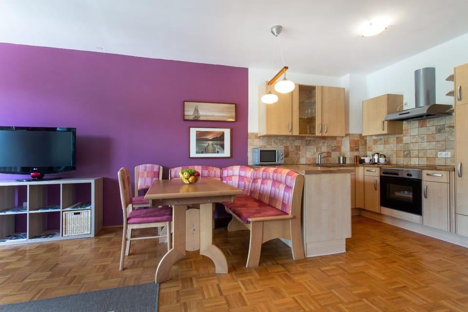 Kitchen or kitchenette, Living room, Dining area