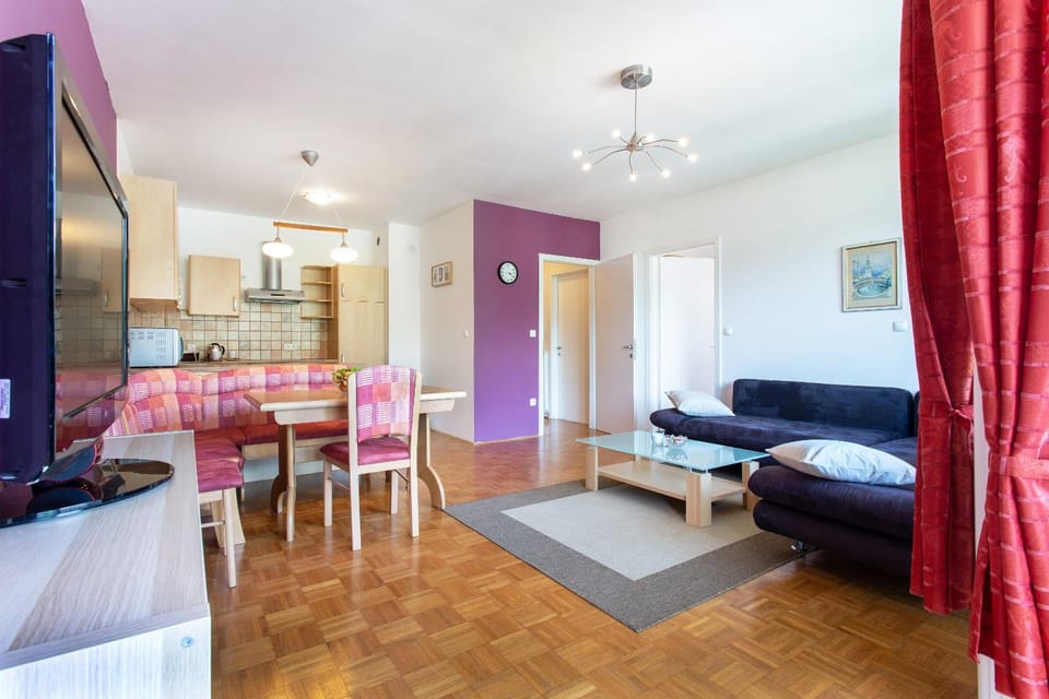 Kitchen or kitchenette, Living room, Dining area
