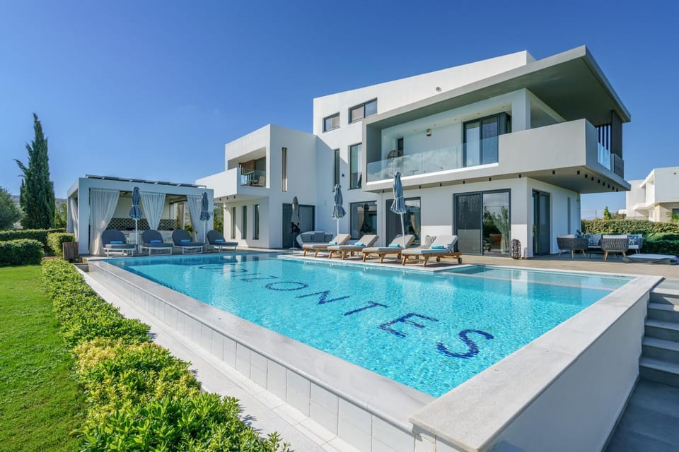 Property building, Swimming pool