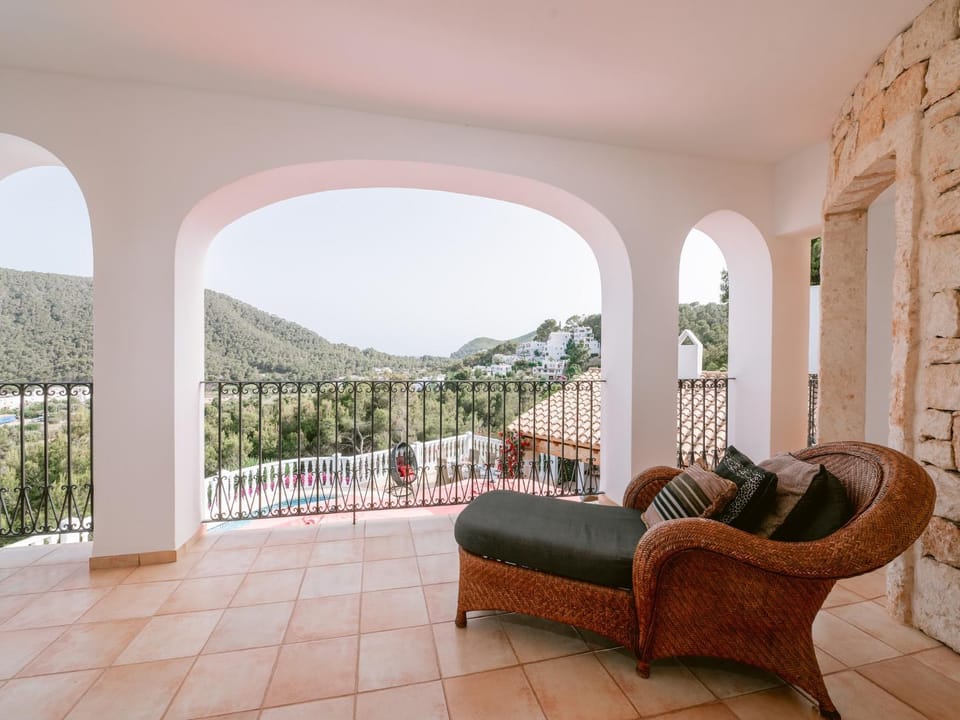 Property building, Balcony/Terrace