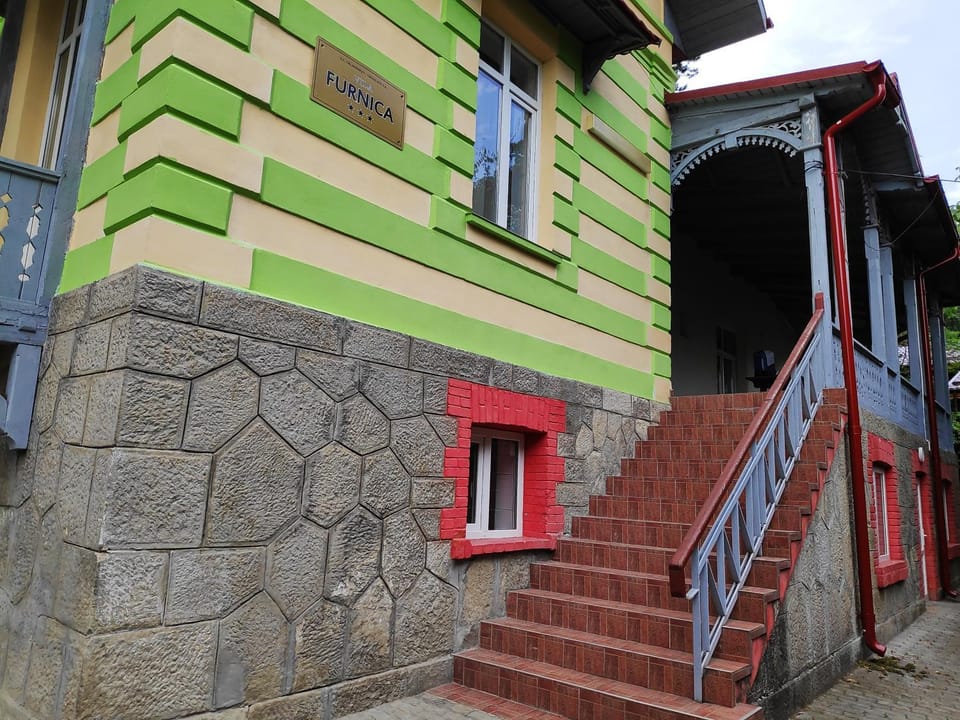 Facade/entrance