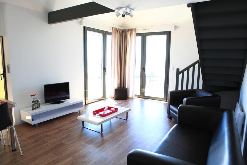 Living room, Sea view