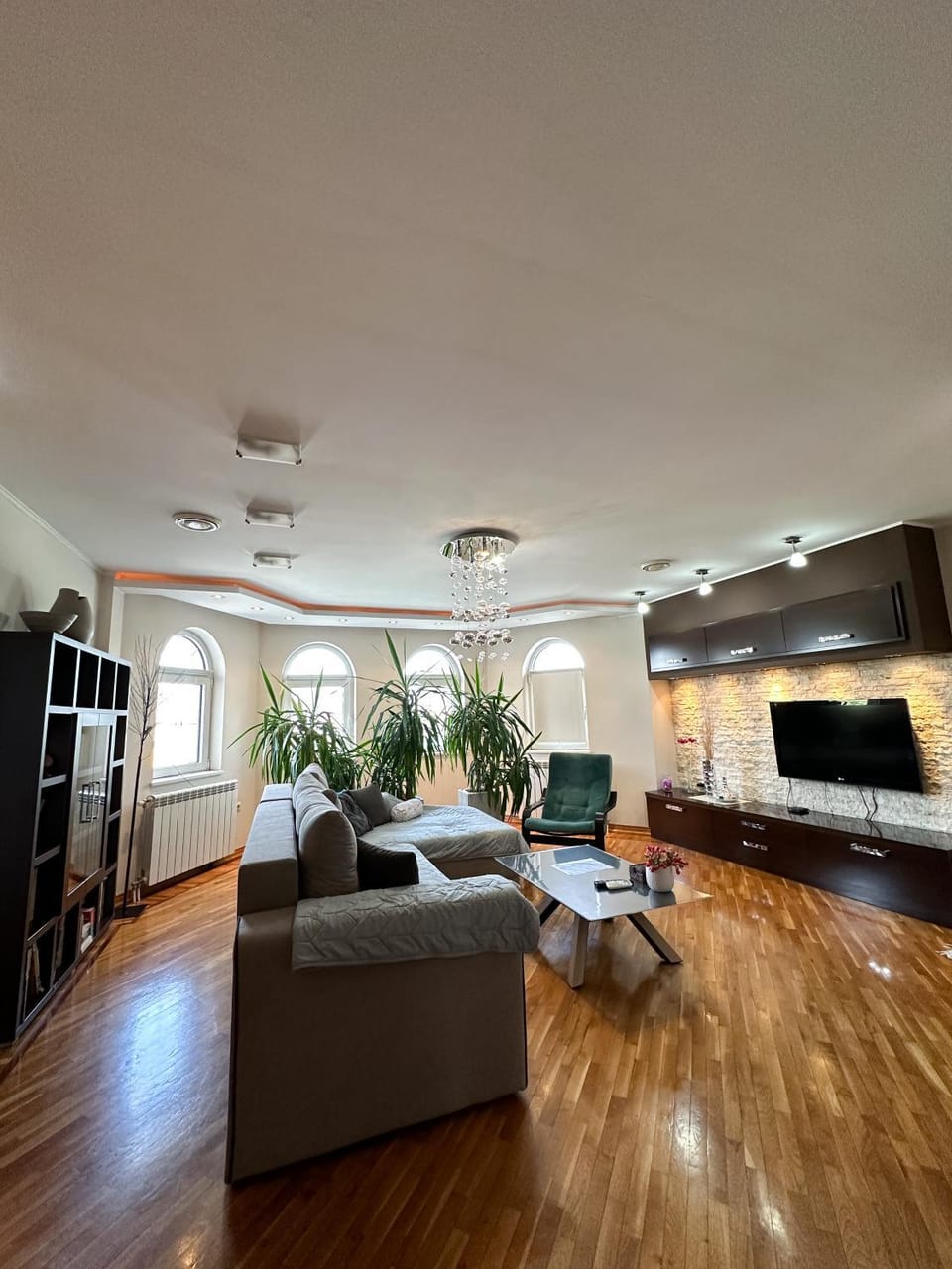 Lovely Apartments Free STREET Parking Apartment in Novi Sad