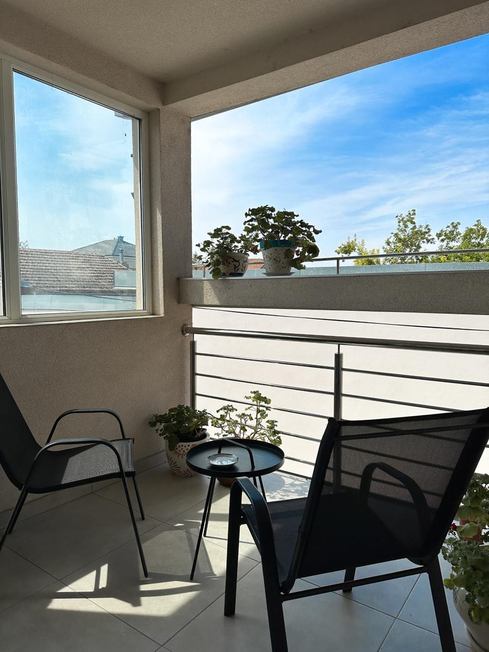 Lovely Apartments Free STREET Parking Apartment in Novi Sad