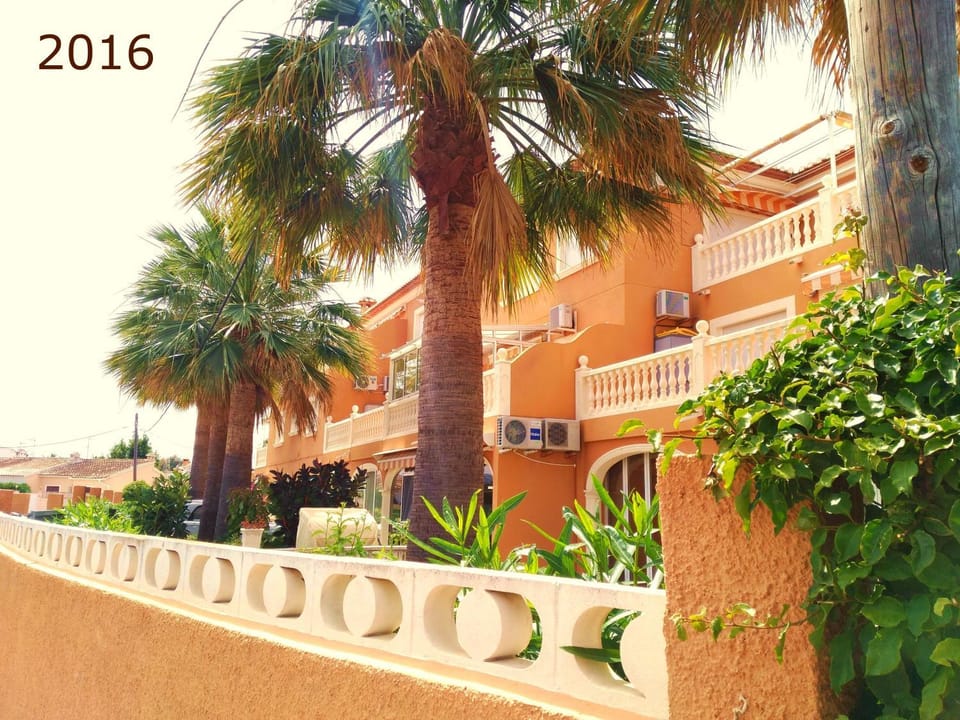Facade/entrance, Garden
