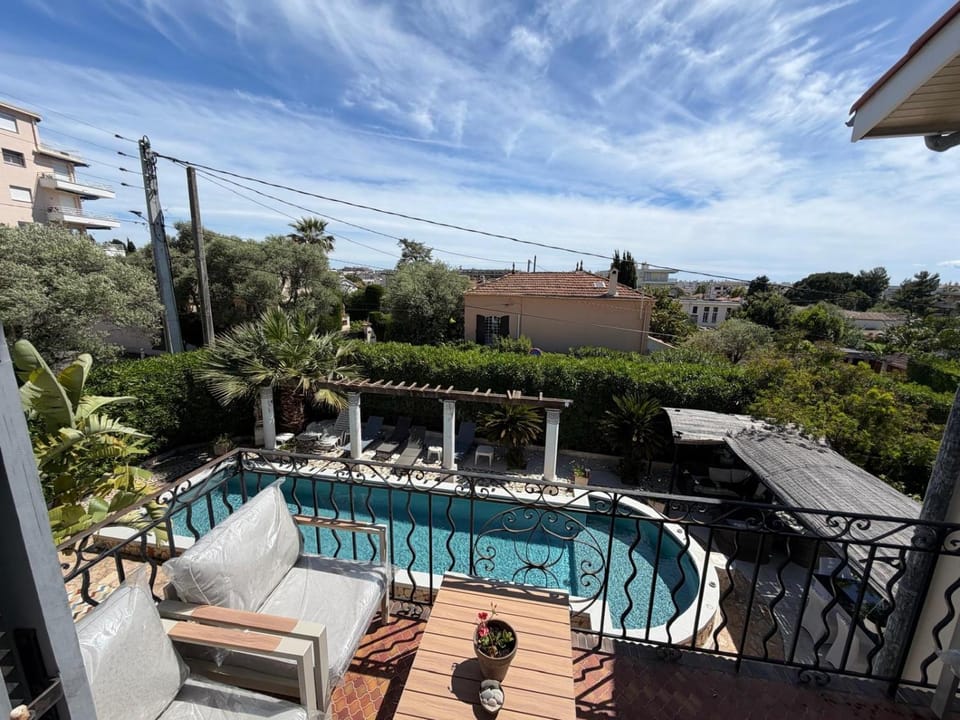 Très beau Studio lumineux dans Villa avec piscine Apartment in Antibes