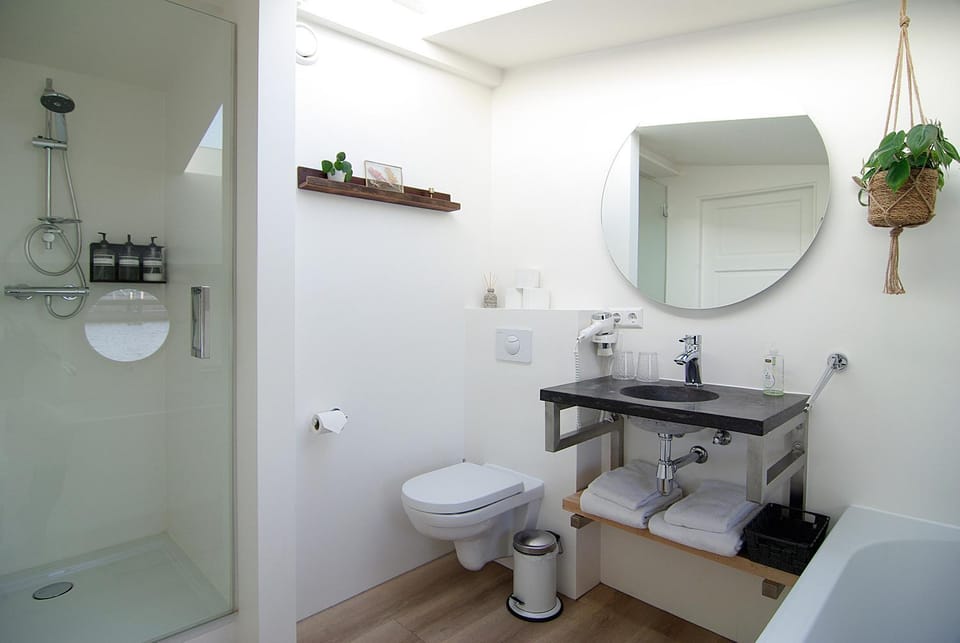 Toilet, Bathroom, Bath
