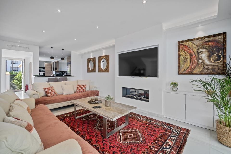 Communal lounge/ TV room, Living room