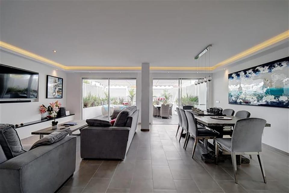 Casa Luna by Finest Rentals House in Marbella