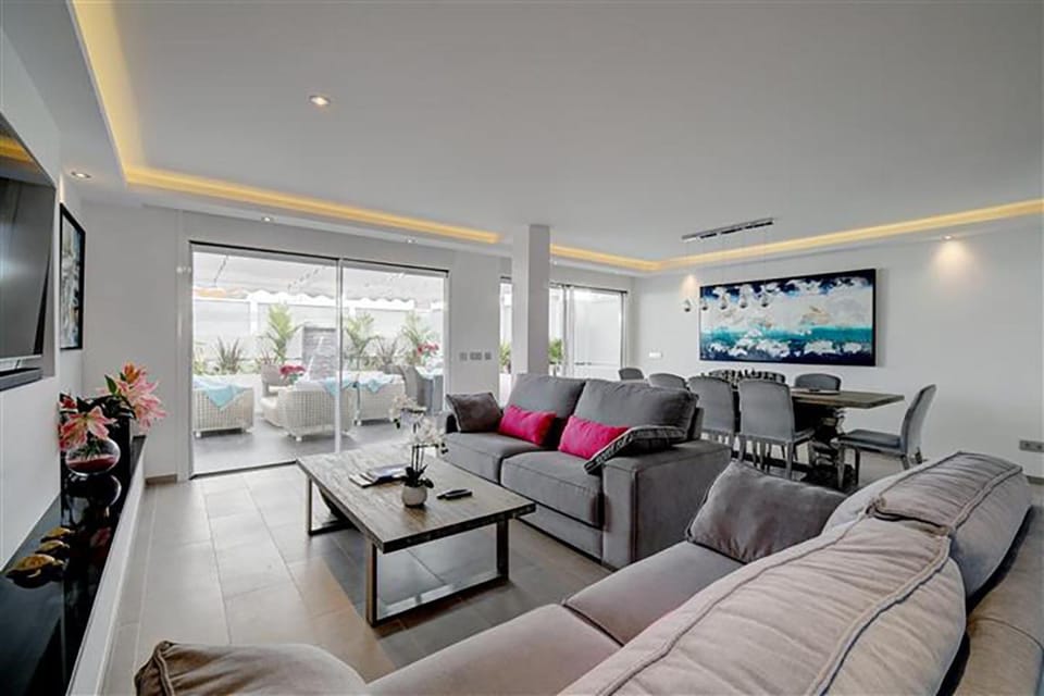 Casa Luna by Finest Rentals House in Marbella
