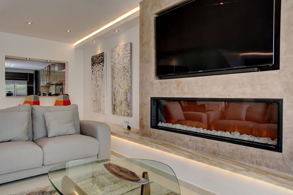 Communal lounge/ TV room, Living room
