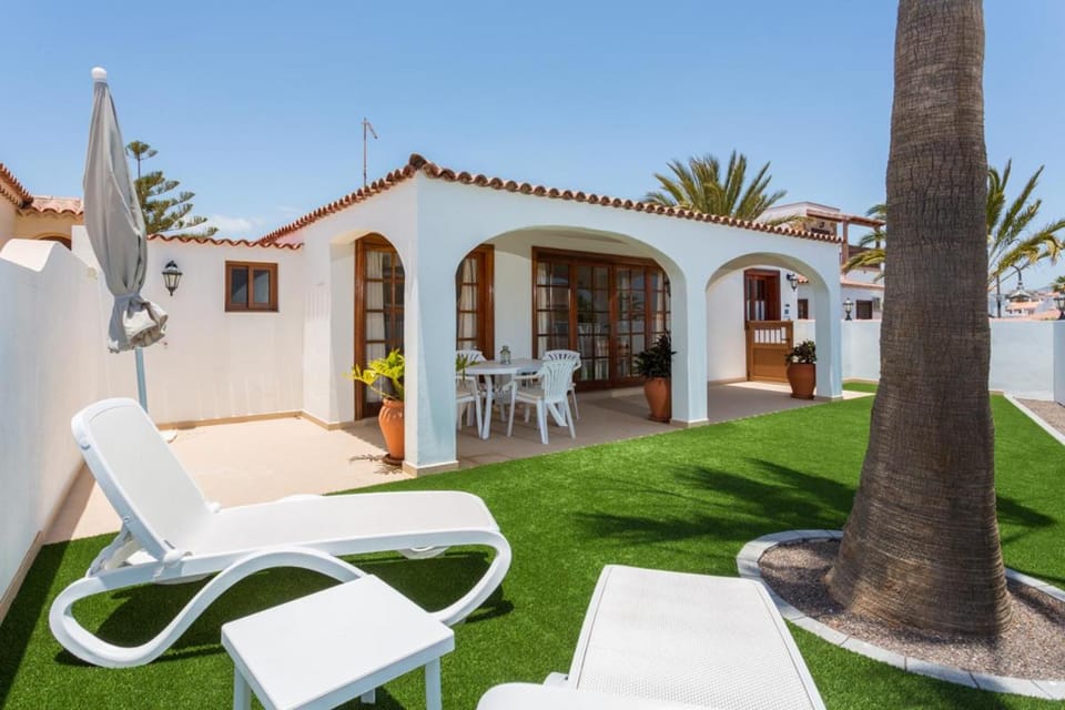 CASA BRANSFORD, Excellent, Sunny House with Private Heated Pool Villa in Abona
