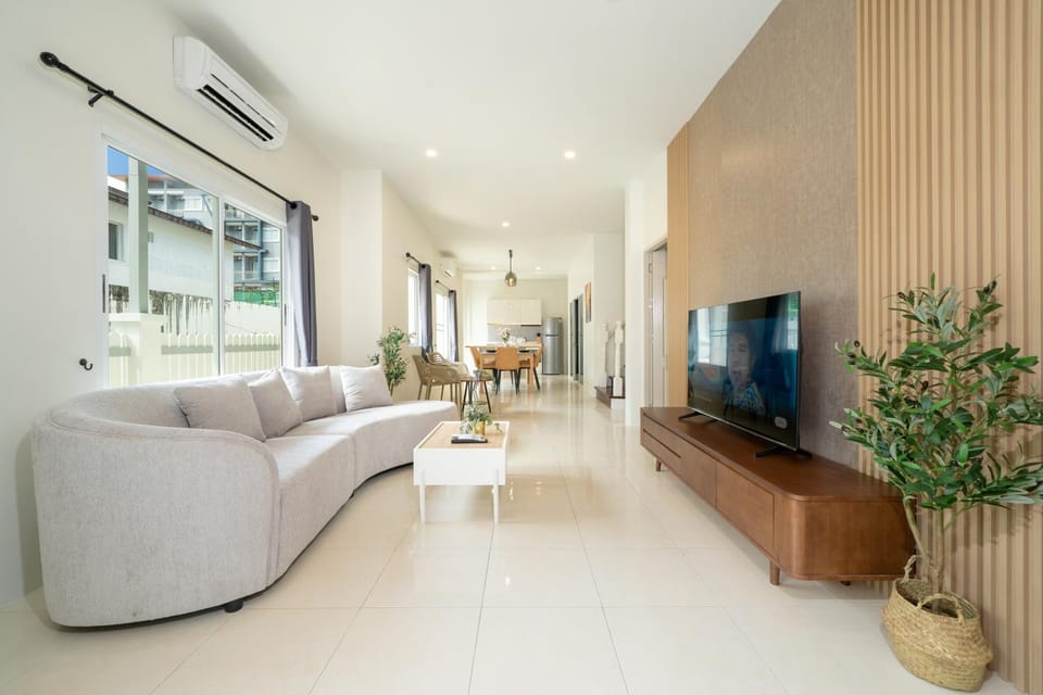 Communal lounge/ TV room, Living room