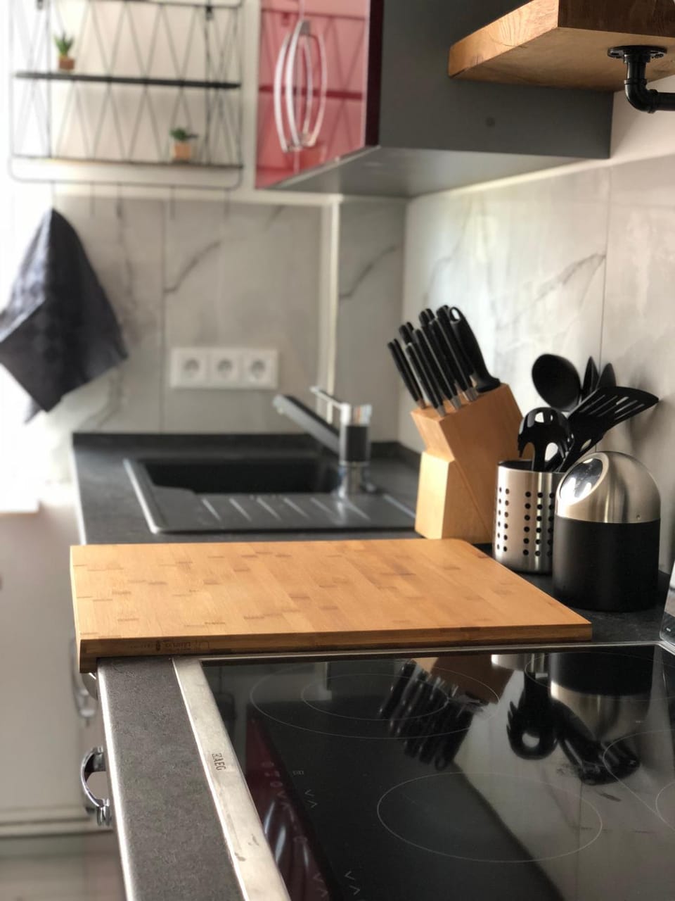 Coffee/tea facilities, Kitchen or kitchenette, Dining area