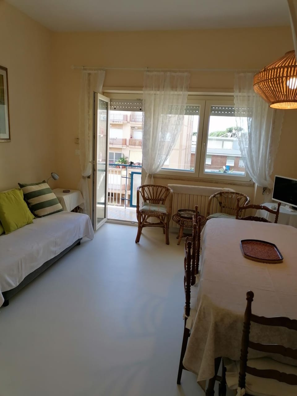 Luminoso Appartamento A 80 Metri dal Mare Apartment in Terracina