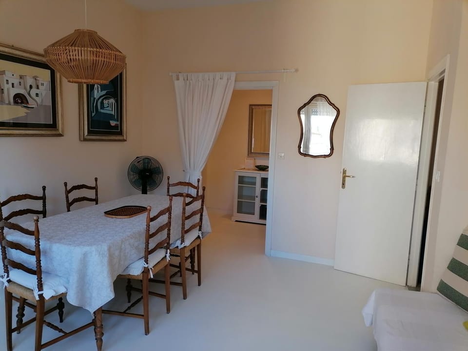 Luminoso Appartamento A 80 Metri dal Mare Apartment in Terracina