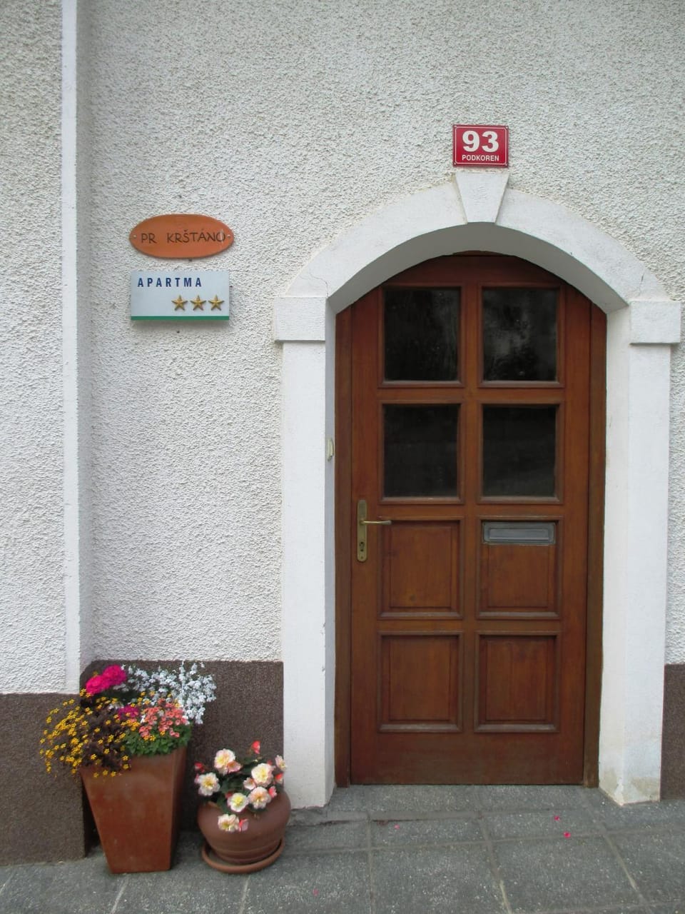 Facade/entrance