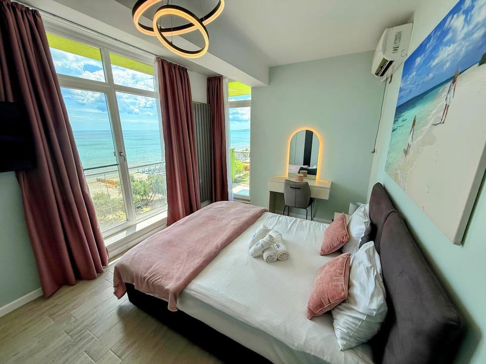Mamaia Vice SeaView 2 bedroom Spa n Pool Beach resort Apartment in Constanța County
