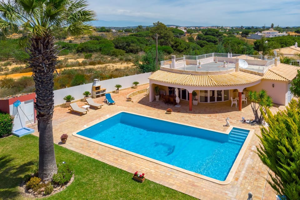 Villa Dolce Vita Villa in Olhos de Água