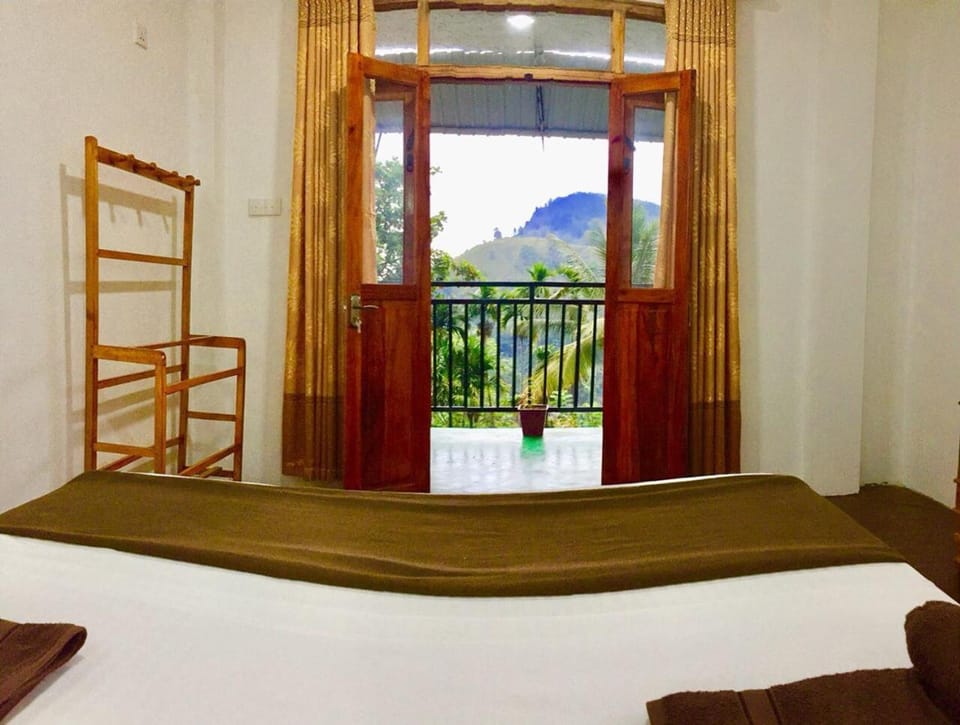 Bedroom, Mountain view