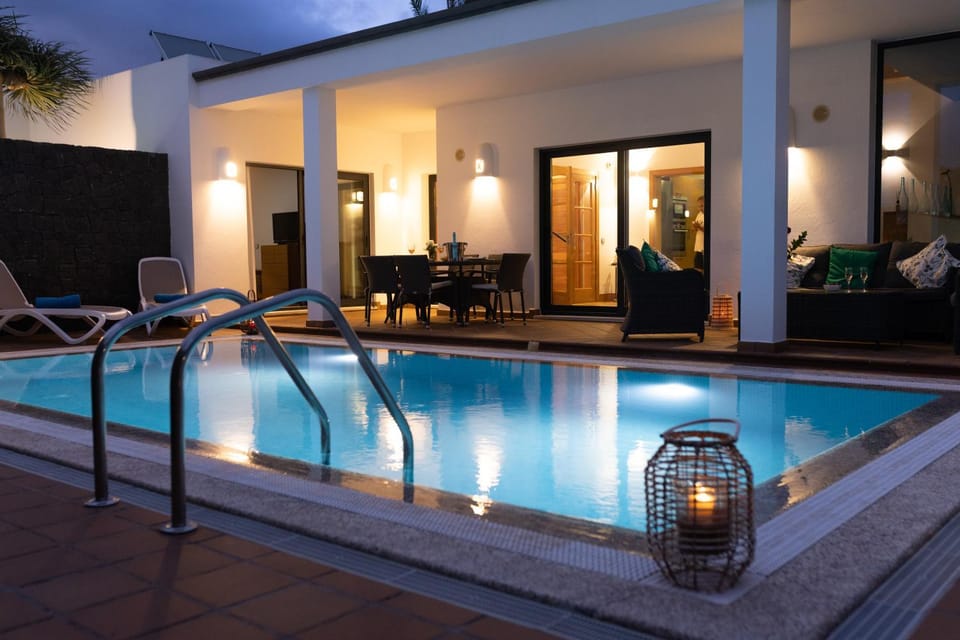 Villas Mamma Mia pool heat Private & Jacuzzi Villa in Playa Blanca