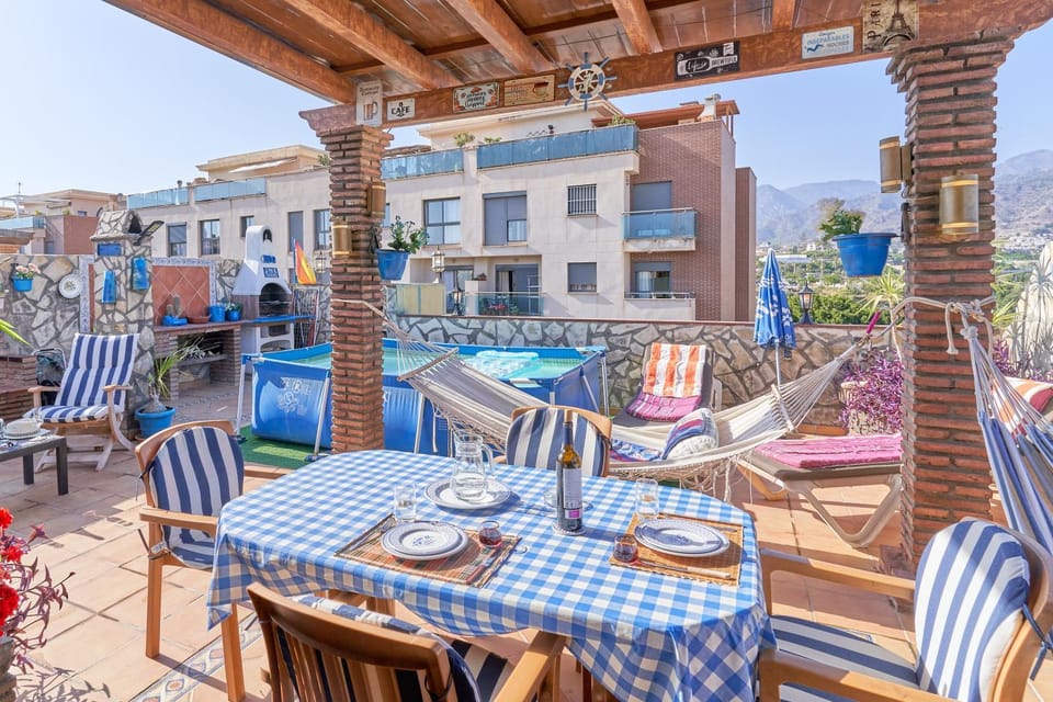 Property building, Balcony/Terrace, Living room