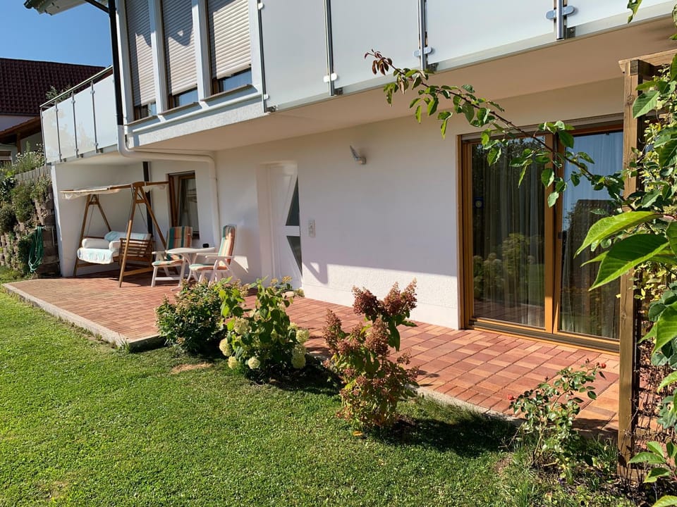 Property building, Patio, Spring, Day, Garden, Garden, View (from property/room), Balcony/Terrace, Garden view, Garden view
