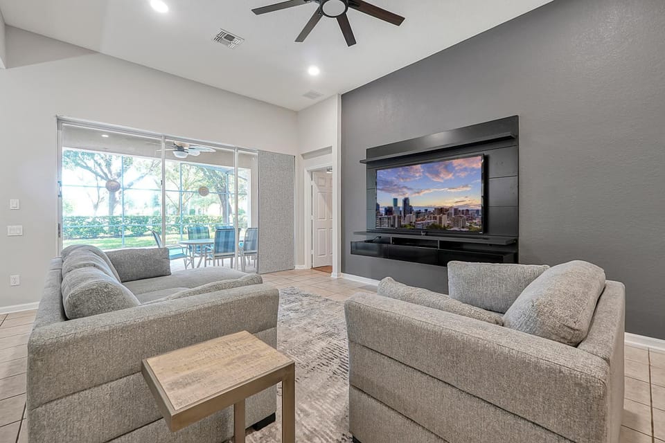 TV and multimedia, Living room, Seating area, Evening entertainment, fireplace