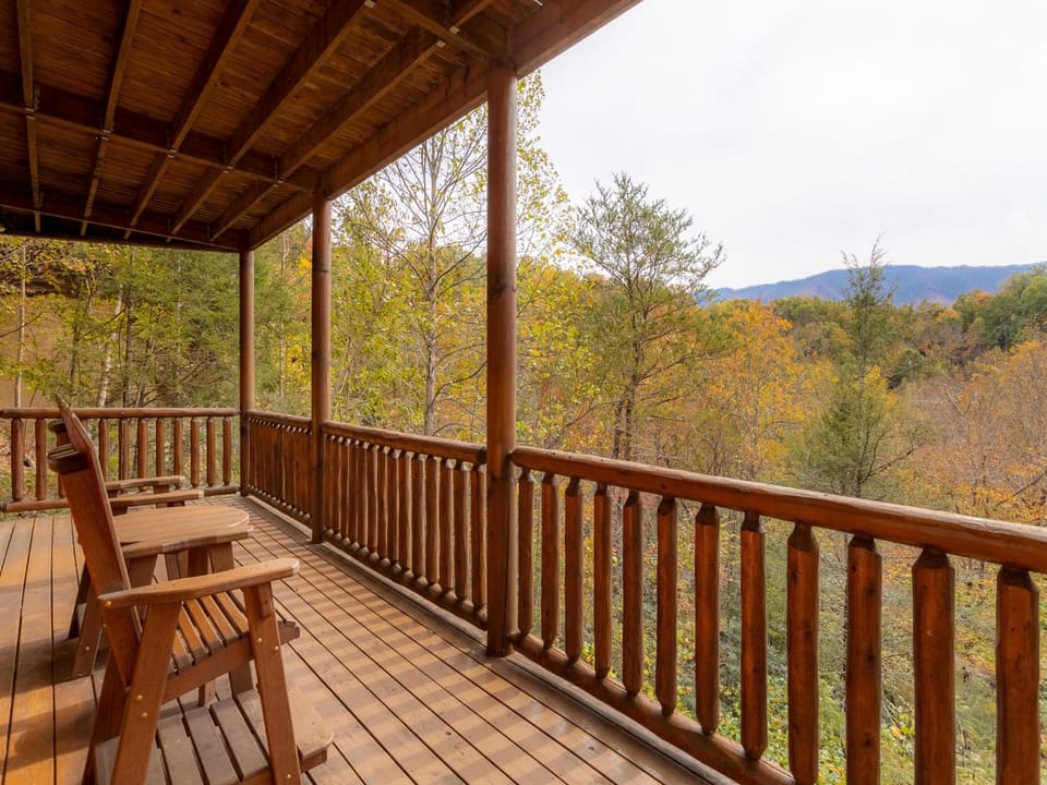 View (from property/room), Balcony/Terrace, Autumn, Mountain view