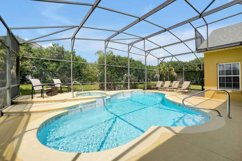Patio, Pool view, Swimming pool, sunbed
